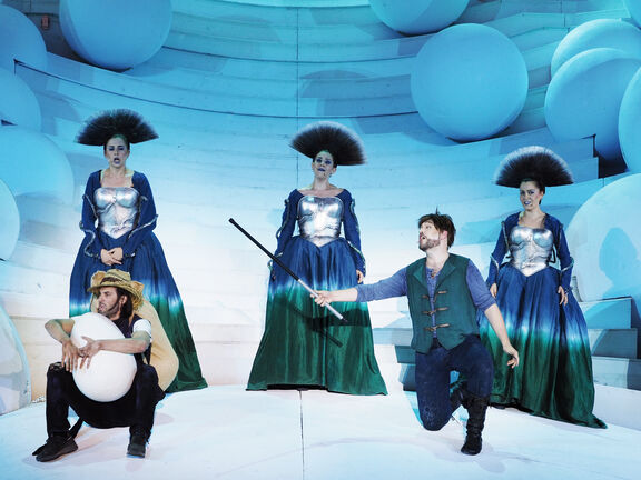 Die zauberfloete oper im steinbrucharmin bardel papageno und tamino mit den drei damen Die zauberfloete oper im steinbrucharmin bardel papageno und tamino mit den drei damen
