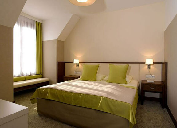 Seehotel Rust Zimmer Klassik Hotelzimmer mit Schrägdecke